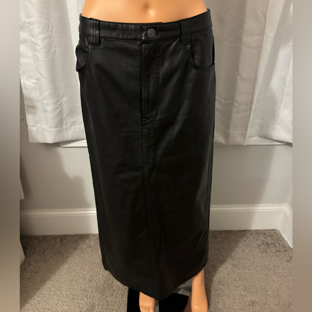 Cool Free People size 4 black faux leather midi skirt back slit women new